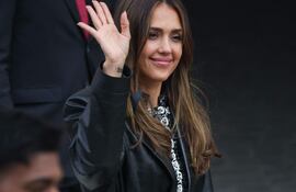 La actriz estadounidense Jessica Alba está saliendo con su colega Danny Ramírez.