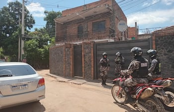 Oficiales del Grupo Lince están en el lugar donde se generó el incidente que terminó en la muerte de una persona.