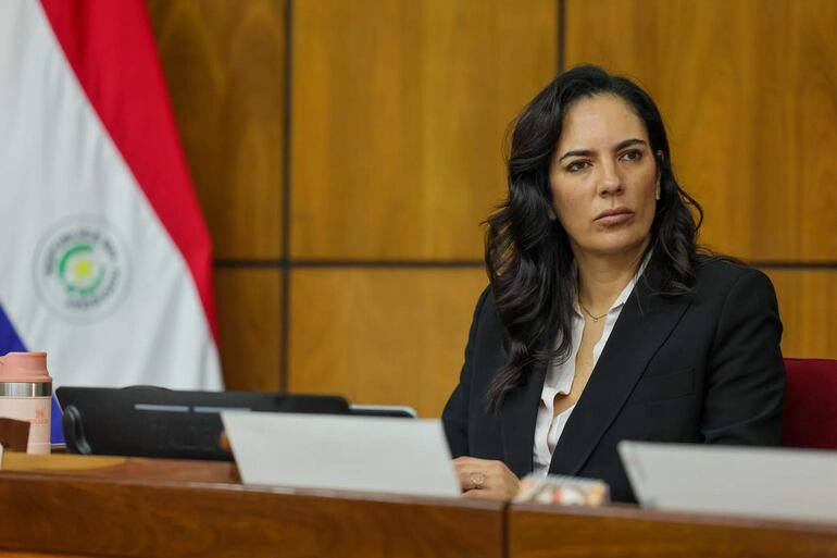  Claudia Centurión, ministra de Obras Públicas y Comunicaciones.