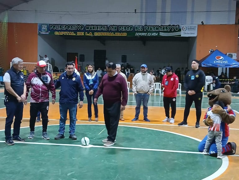 Punta pie en en la inauguración del Nacional C11.