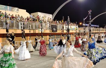 Encarnación: Primer desfile folclórico “Tradiciones en Movimiento” cautiva en la perla del Paraguay.