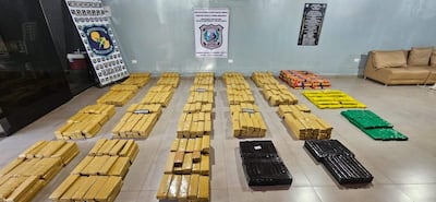 Antidrogas decomisaron 1.070 panes que totalizaron 793 kilos de marihuana, según informó la Policía Nacional.