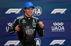 Andrea Kimi Antonelli, de Mercedes, fue el más rápido de la prueba de clasificación para el GP de Gran Bretaña, que se llevará a cabo mañana a partir de las 11:00 de Paraguay.