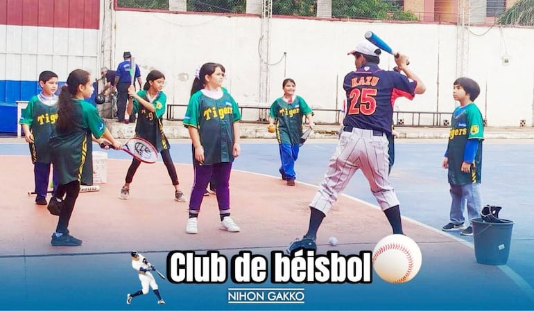 Kazu Shinohara enseñando a los alumnos del Nihon Gakko.