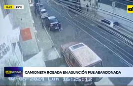 Video: Camioneta robada en Asunción fue abandonada