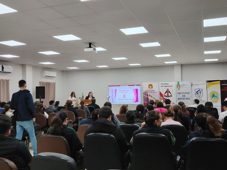 Presentan proyecto para apoyar la lucha contra el cáncer de mama en Itapúa.