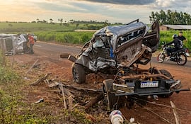 Tres adolescentes pierden la vida en violento choque en J. Eulogio Estigarribia