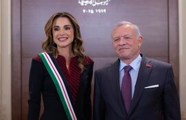 Rania y Abdalá de Jordania están felices esperando estrenarse como abuelos. (Instagram/Queen Rania)