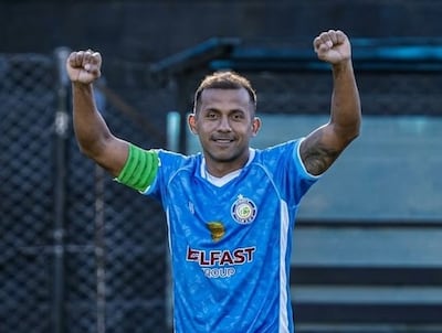 El talentoso William "Nani" Santander (36), de largo recorrido en el fútbol profesional, es el capitán del Quinceno FC de Itapé.