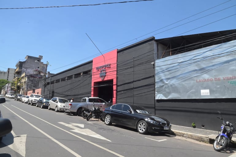 Gimnasio "Team Force", allanado este jueves por la Fiscalía dentro del operativo "A Ultranza".