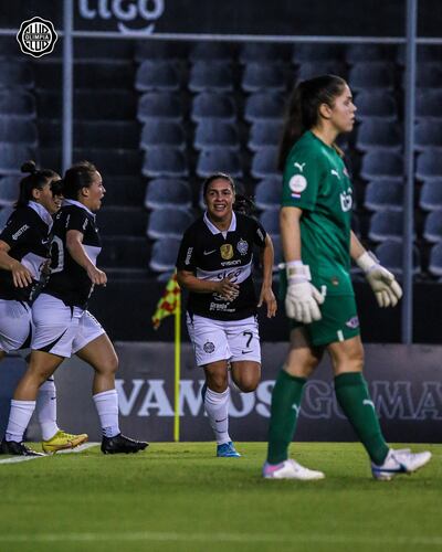 Amada Peralta, la franjeada que abrió el marcador en la goleada de 4-0