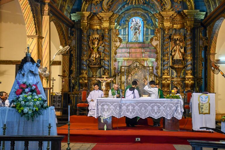 La primera misa se realizará en la Capilla San Blas para luego partir en procesión por el Paseo de las Candelas para luego participar de la Misa Central en la Iglesia de Capiatá.