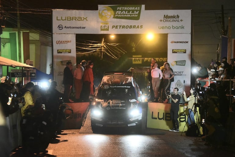 Así se vivió el comienzo de la partida ceremonial del Rally de Cordillera.