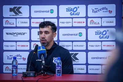 El entrenador del Sportivo 2 de Mayo, Eduardo Ledesma habla en conferencia de prensa tras el triunfo frente a Sportivo San Lorenzo.