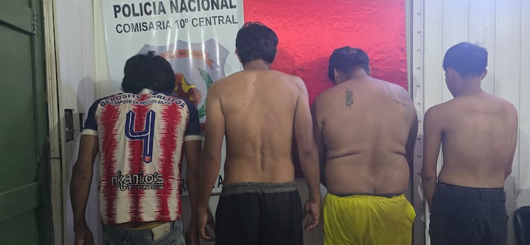 Cuatro indígenas fueron aprehendidos tras herir a un agente policial y ocasionar daños a dos patrulleras.