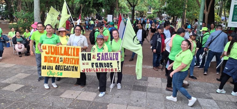 Caja fiscal protesta manifestación docentes Asunción