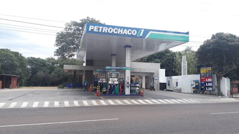 Estación de servicios de la firma Petrochaco en Altos.