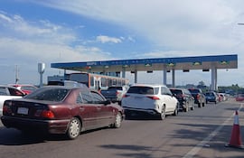 Así se observa el movimiento de vehículos en inmediaciones del peaje.