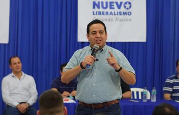 Ricardo Estigarribia, en acto del nuevo liberalismo en Villarrica. 21 de junio. Gent