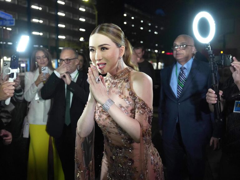 Anne Jakkaphong asiste a la competencia Miss Universe en el New Orleans Morial Convention Center.