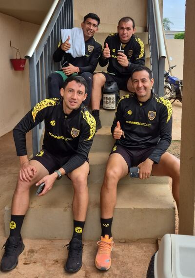 Iván Piris, Luis Cardozo, Nelson Ferreira y Juan Isidro Núñez, en la sede de concentración de Recoleta FC, en Pedro Juan Caballero.