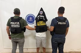 Interpol detiene a hombre requerido en Argentina por acopio de armas de fuego