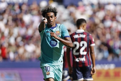 Lamine Yamal Nasraoui Ebana (19 años), en el festejo de uno de sus goles para el Barcelona.