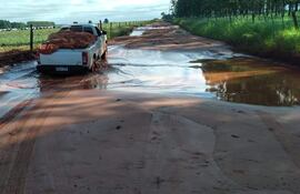 El trayecto de 25 kilómetros se encuentra en deplorable estado para el tránsito de vehículos