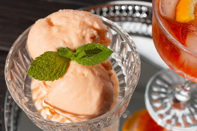 Helado con alcohol. Sabor Aperol.