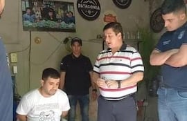 Oscar Caballero (sentado), fue condenado en 2025 por el homicidio del exfiscal Javier Ibarra.