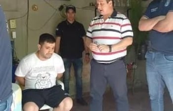 Oscar Ariel Caballero Sahlmann (sentado), condenado por el crimen del exfiscal Javier Ibarra.