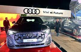 Alan Carrizosa y Miguel Carrizosa durante la presentación de los nuevos Audi Q7 y Audi Q8 en la Expo de Mariano Roque Alonso.