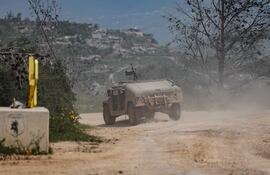 Vehículo militar israelí, en la frontera con Líbano.
