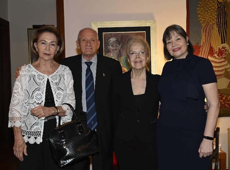 Ana María Barrail, Esteban Rapetti, María Celeste Asuna y Margarita Yegros Marc.