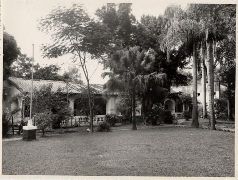 Sede de la Embajada de Francia en Asunción, 1961.