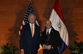 Peter Hansen, presidente de AmCham y Robert Alter, encargado de Negocios de la Embajada de EE. UU.