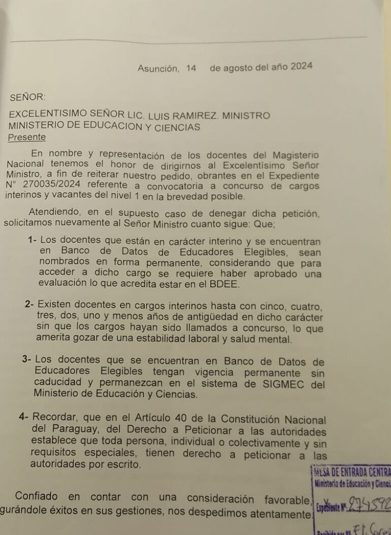 Una de las notas de los docentes interinos remitidas al ministro de Educación, Luis Ramírez, hace casi un mes, sin respuestas, según denuncian.