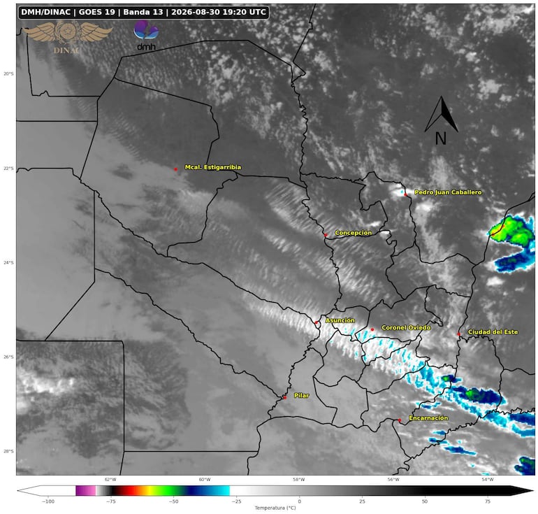Mapa meteorológico satelital de Paraguay mostrando condiciones climáticas con nombres de ciudades y tonalidades de temperatura.
