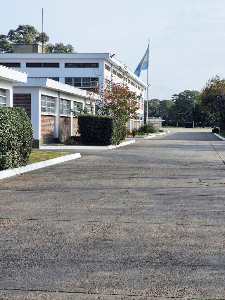 En julio, los directivos visitaron la fábrica de la marca Dunlop, en Argentina, para ponerse al tanto de las tendencias.