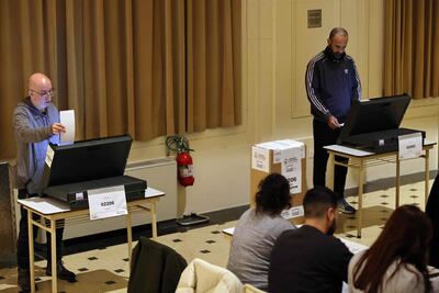 Inicia jornada electoral en Argentina.