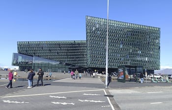 REIKIAVIK, 28/08/2026.- El control de los recursos naturales, en especial los pesqueros, la soberanía nacional y el coste de vida centran el debate que divide a Islandia ante el referendo de este sábado sobre si la isla debe reanudar o no las negociaciones de acceso a la Unión Europea (UE), interrumpidas hace una década. EFE/Anxo Lamela