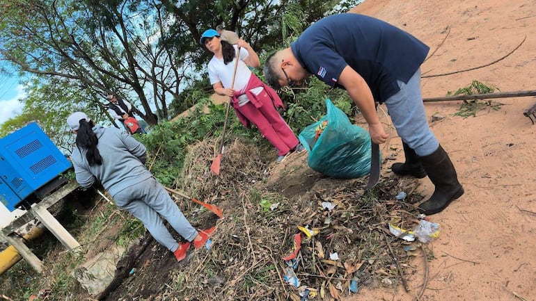 Como medida preventiva, enfocada en la limpieza de cunetas, cauces y sectores críticos para facilitar el escurrimiento del agua.