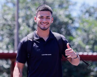 César Ramón Olmedo Alcaraz (28 de febrero de 2003) fue uno de los primeros en llegar ayer a Albiróga. Es su primera convocatoria a la selección mayor