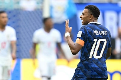 El delantero de Francia Kylian Mbappé celebra tras anotar el tercer gol de su equipo durante el partido por el tercer puesto del torneo de fútbol de la Copa Mundial 2026 entre Francia e Inglaterra en el Miami Stadium de Miami.