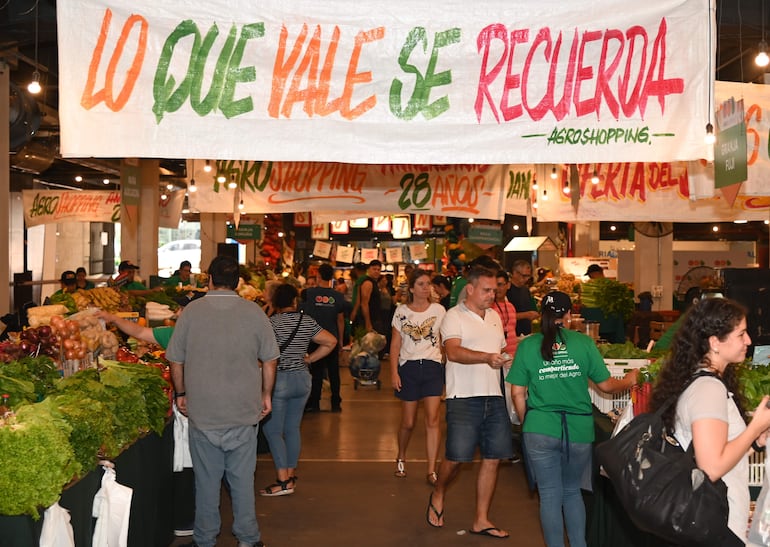El Agroshopping fortalece el consumo de productos paraguayos.