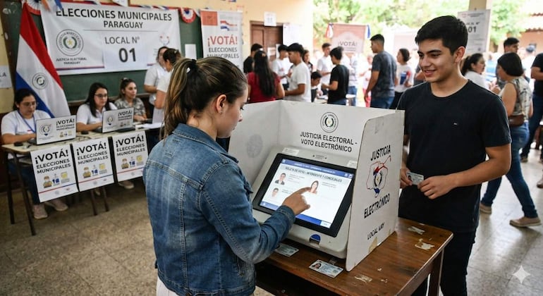Elecciones municipales en Paraguay: el peso estratégico de los jóvenes que votan por primera vez Elecciones municipales en Paraguay: el peso estratégico de los jóvenes que votan por primera vez
