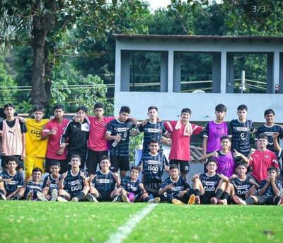 Gumarelos festejan solo en la cima