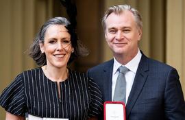 ¡Felices! Sir Christopher Nolan y Dame Emma Thomas.