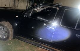 La camioneta de la víctima acusó varios impactos de bala.