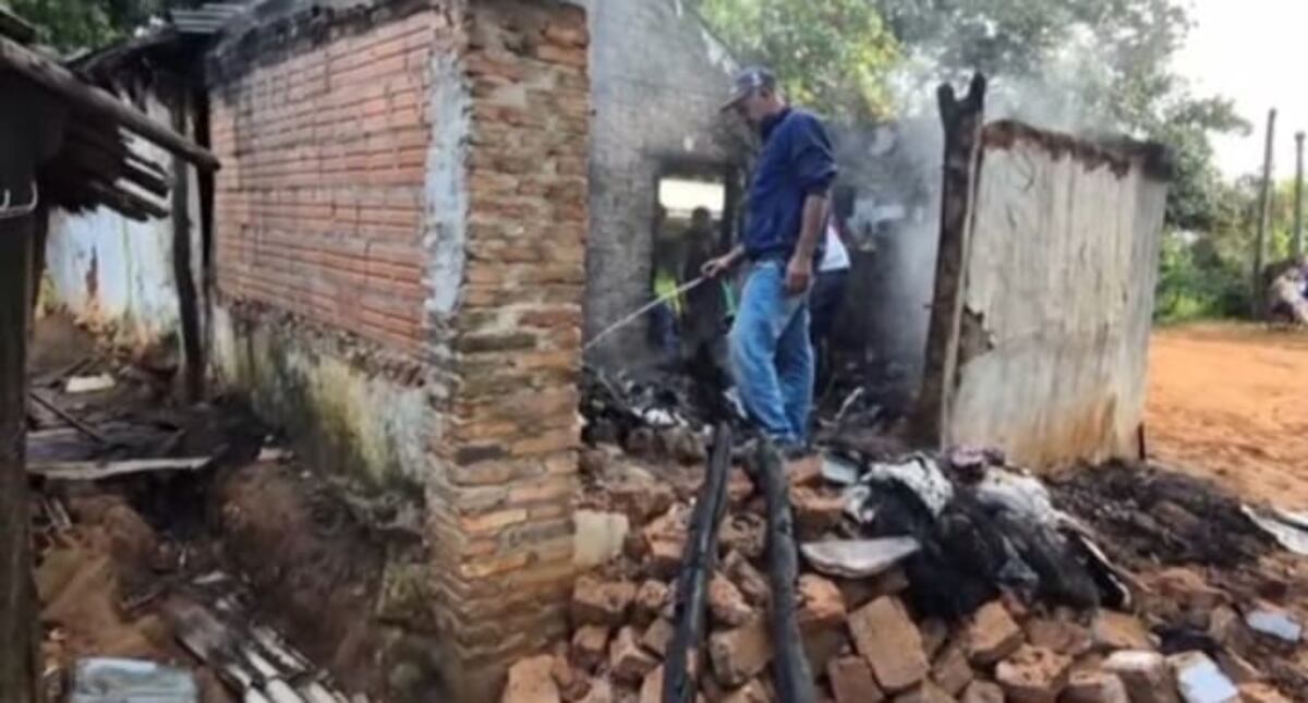 Mujer muere tras incendio que consumió vivienda en Cerro Pinto